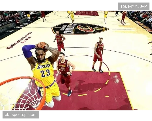 戴维斯为詹姆斯高位挡拆较赛季初提升内线效率