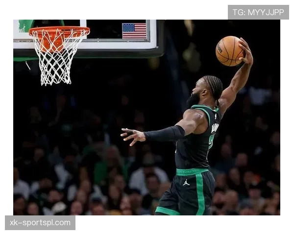 杰伦·布朗三分高效砍分拉开与全明星后卫差距